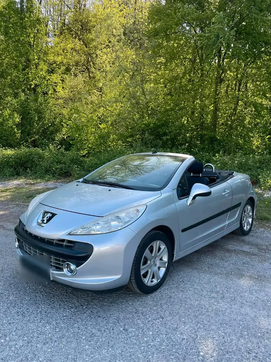 Gebraucht Peugeot 207 CC 120 PS (88 kW) 2008 Silber Cabrio