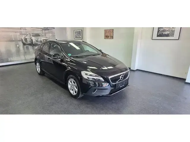 Gebraucht Volvo V40 CC Momentum 190 PS (139 kW) 2016 Schwarz Kombi