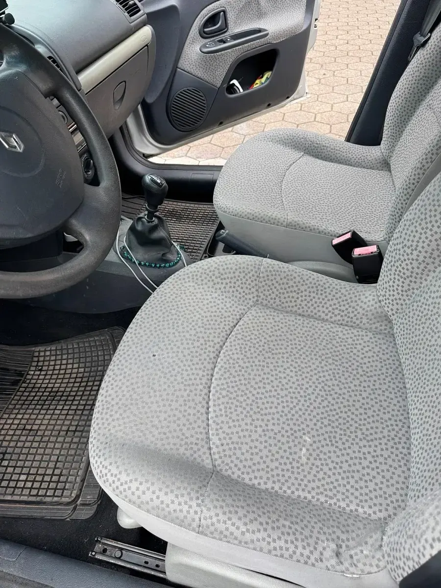 Gebraucht Renault Clio II 75 PS (55 kW) 2005 Silber Kleinwagen