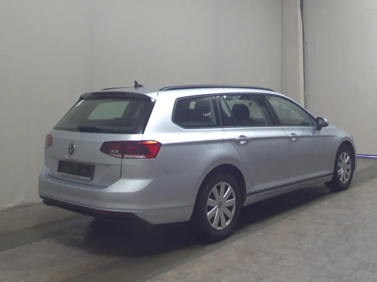 Używany VW Passat 150 KM (110 kW) 2022 Srebrny Kombi