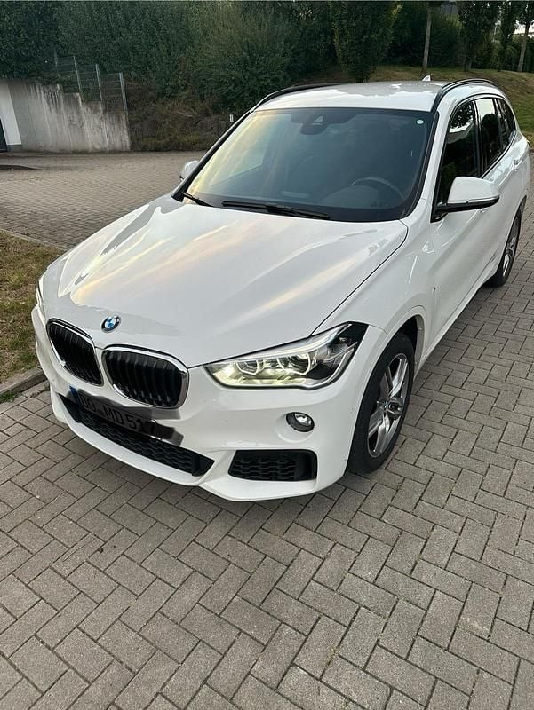 Weiß Gebraucht 2017 BMW X1 M Sport SUV | 14.555 € (Superpreis) - Bild 1/4
