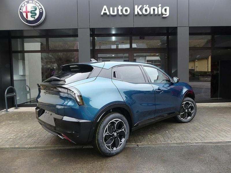 Neu Alfa Romeo Junior Ti 145 PS (106 kW) 2026 Blau SUV