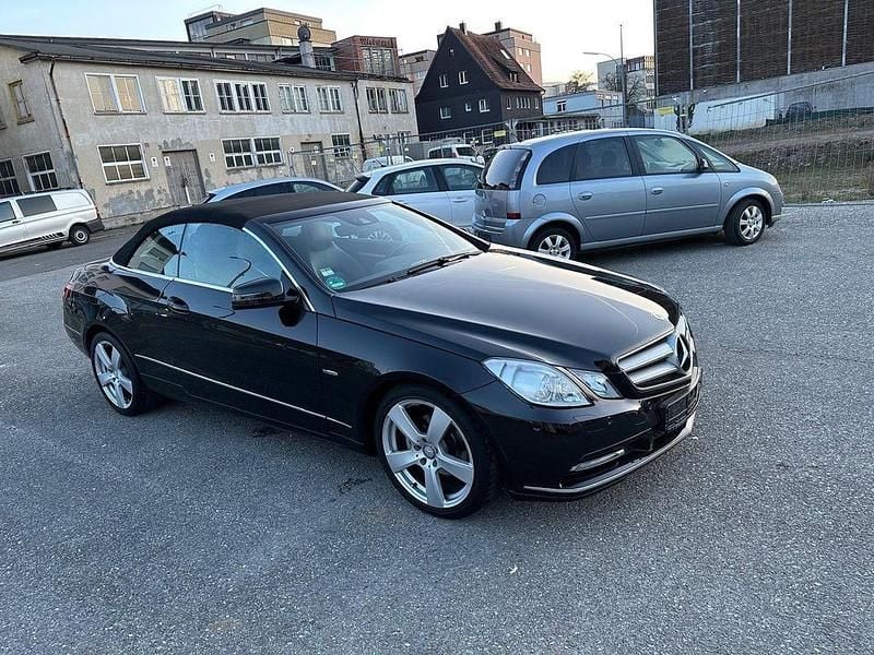 Gebraucht Mercedes E250 204 PS (150 kW) 2012 Schwarz Cabrio