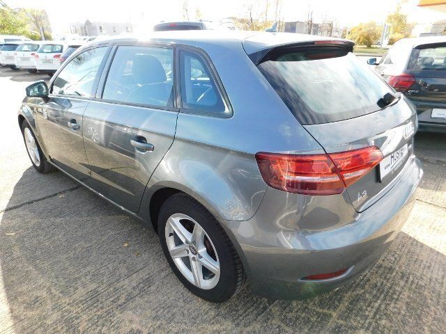 Gebraucht Audi A3 Sportback Comfort 150 PS (110 kW) 2017 Grau metallic Kleinwagen