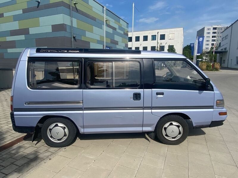 Blau Gebraucht 1994 Mitsubishi L300 Van / Kleinbus | 9.500 € - Bild 1/4