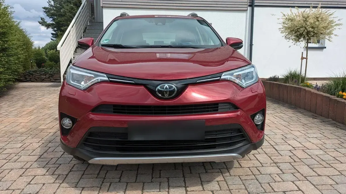 Gebraucht Toyota RAV4 Team 152 PS (111 kW) 2018 Rot SUV