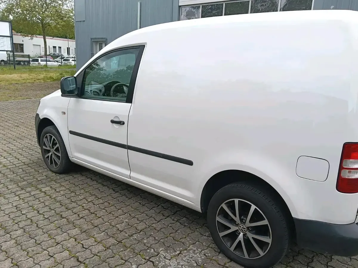 Gebraucht VW Caddy 75 PS (55 kW) 2013 Weiß Van / Kleinbus