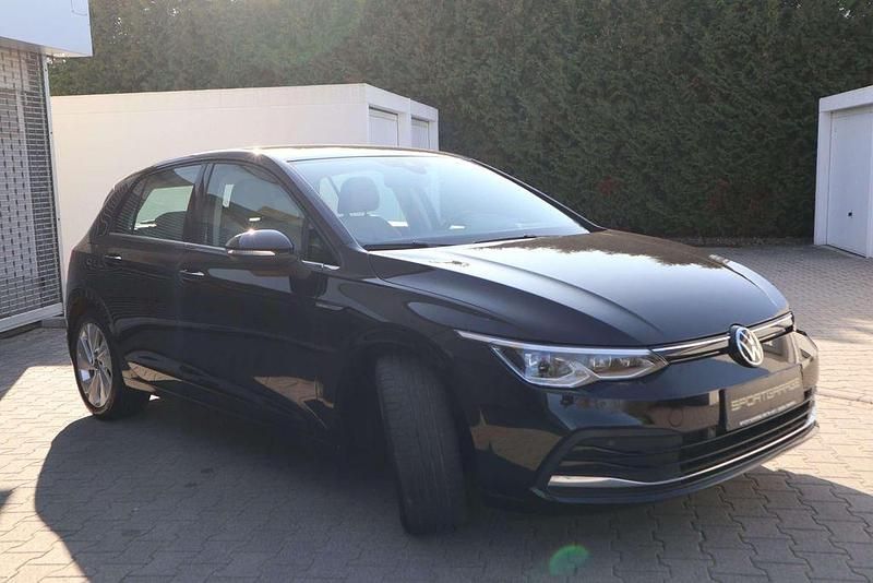 Gebraucht VW Golf VII Style 150 PS (110 kW) 2020 Deep black perleffekt Limousine
