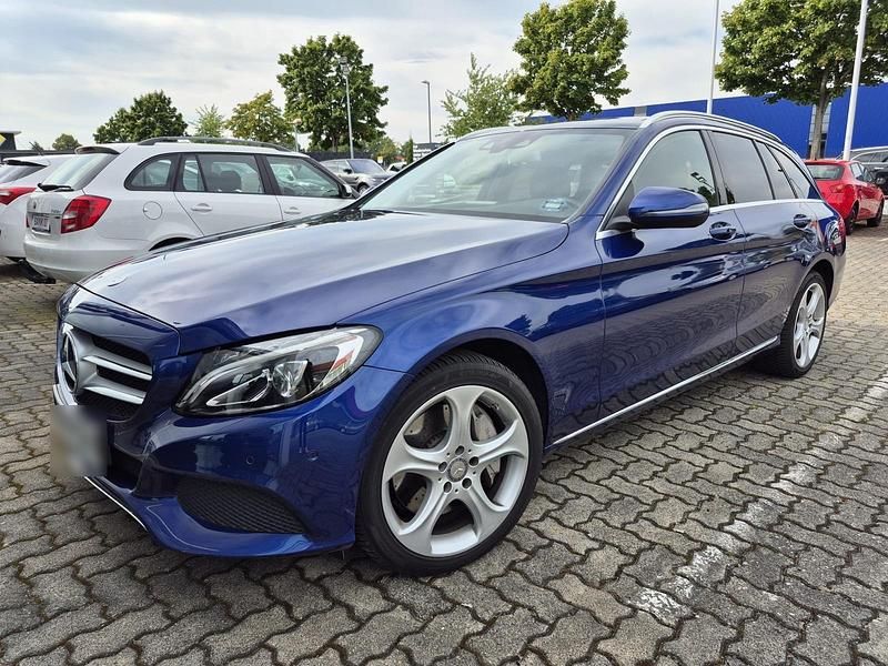 Blau Gebraucht 2015 Mercedes C350e Kombi | 19.990 € (Fairer Preis) - Bild 1/4