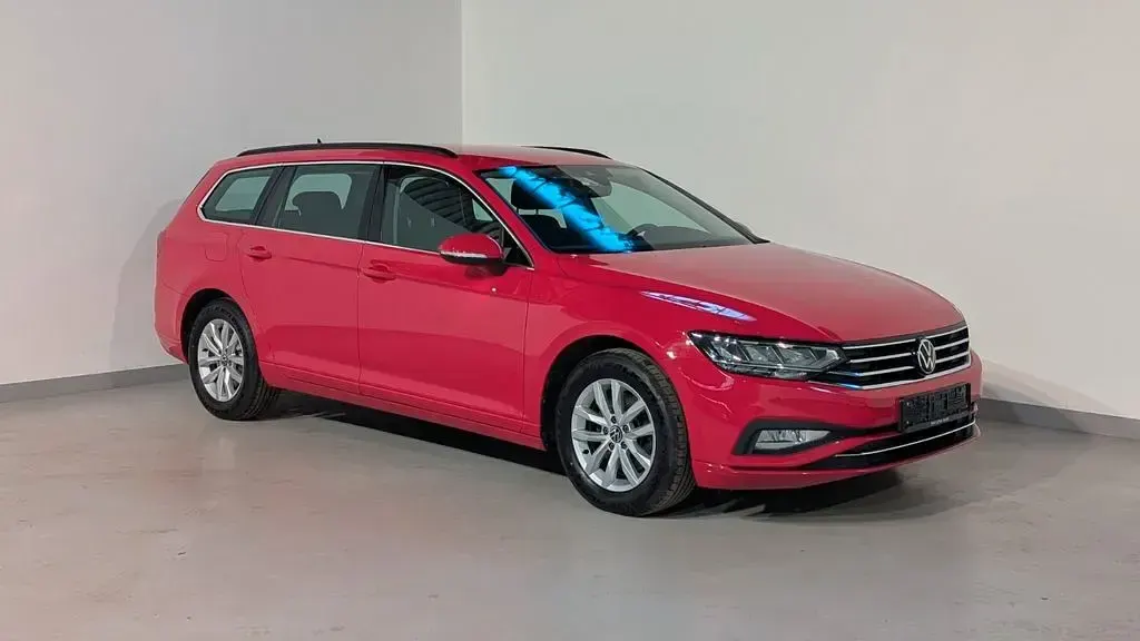 Gebraucht VW Passat Business 122 PS (89 kW) 2023 Rot Kombi