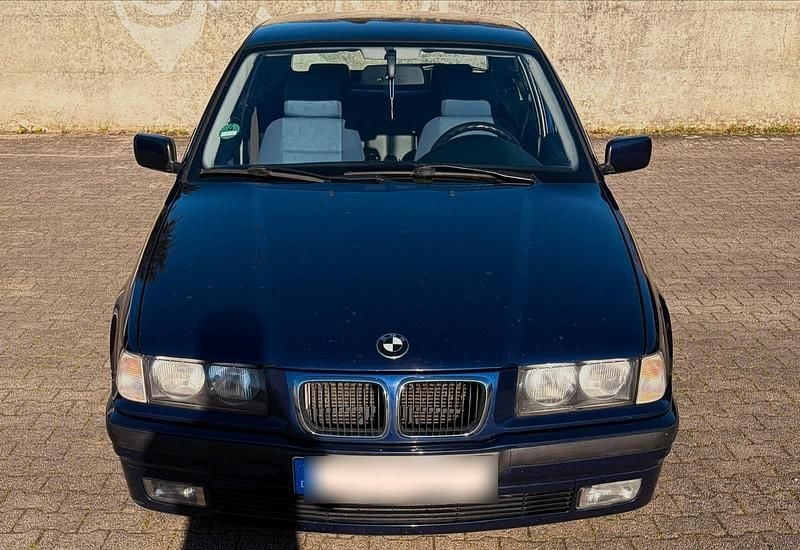 Gebraucht BMW 316 105 PS (77 kW) 1999 Blau Limousine
