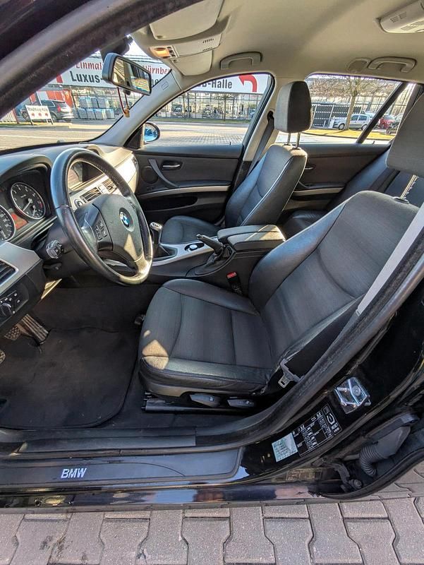 Gebraucht BMW 325 218 PS (160 kW) 2008 Schwarz Kombi