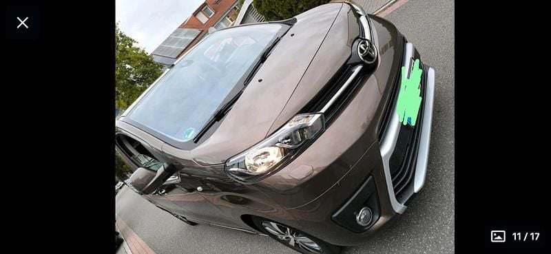 Braun Gebraucht 2022 Toyota Proace Verso Kombi | 29.900 € - Bild 1/4