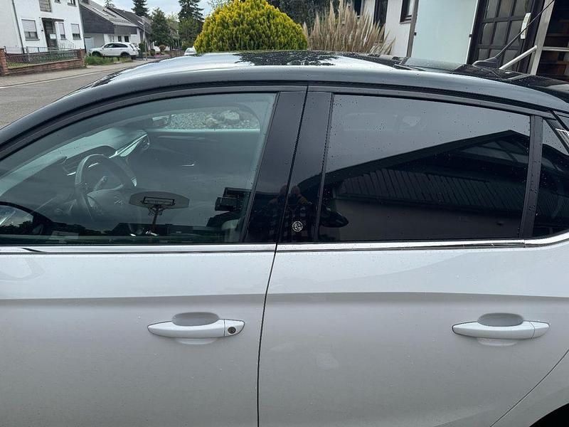 Gebraucht Opel Corsa-e Elegance 100 kW (136 PS) 2020 Weiß Kleinwagen