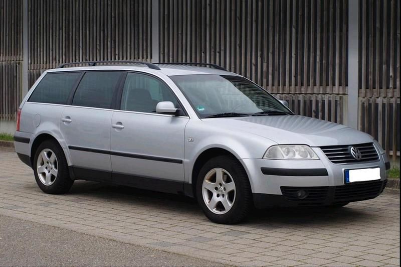 Silber Gebraucht 2001 VW Passat Kombi | 1.350 € (Fairer Preis) - Bild 1/4