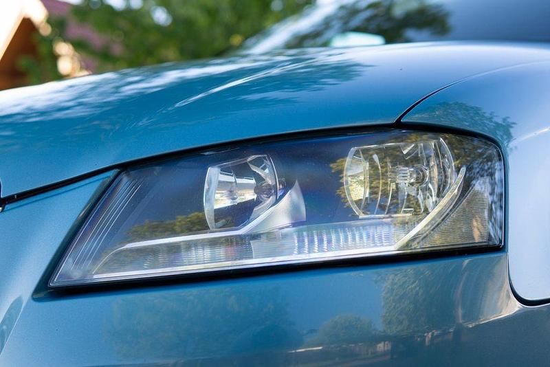 Second-hand Audi A3 105 CP (77 kW) 2010 Albastru Hatchback