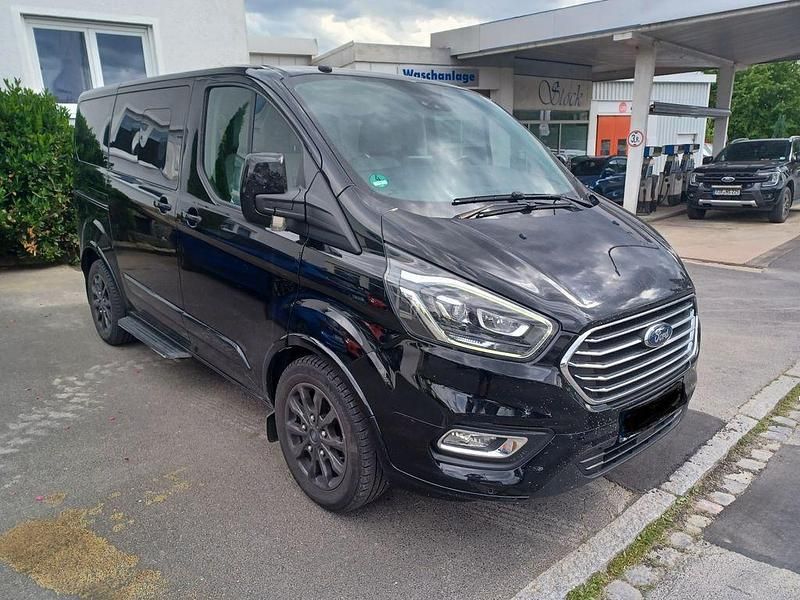 Gebraucht Ford Tourneo Titanium 170 PS (125 kW) 2018 Schwarz Van / Kleinbus