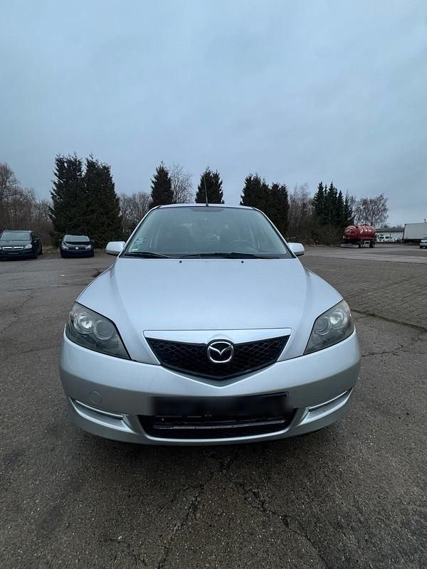 Silber Gebraucht 2006 Mazda 2 Kleinwagen | 2.700 € (Fairer Preis) - Bild 1/4