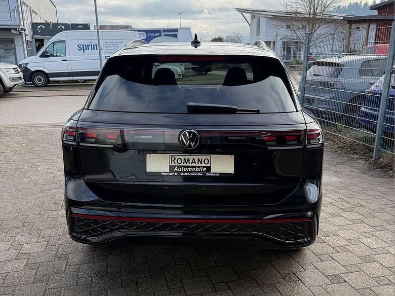 Gebraucht VW Tiguan R-line 150 PS (110 kW) 2025 Schwarz SUV
