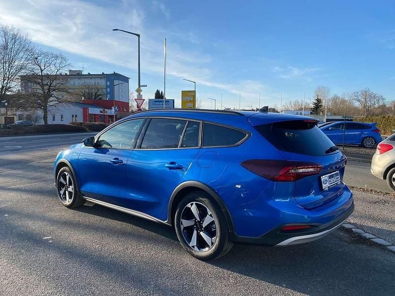 Gebraucht Ford Focus Active X 155 PS (114 kW) 2023 Dynamicblau metallic Kombi