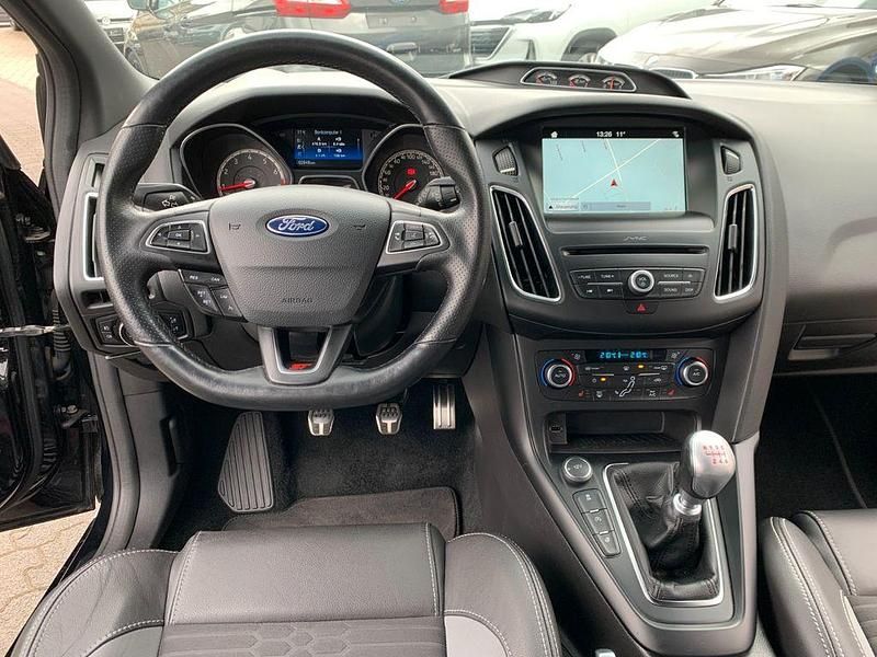 Gebraucht Ford Focus ST 250 PS (183 kW) 2018 Shadow black Limousine