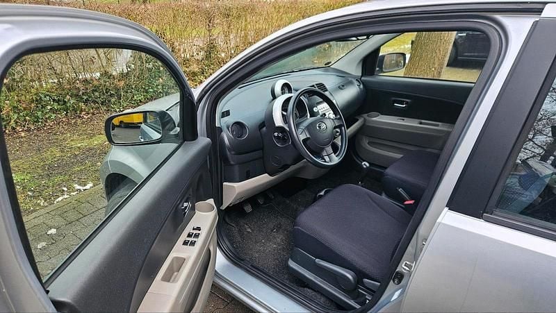 Gebraucht Daihatsu Sirion 86 PS (63 kW) 2006 Silber Kleinwagen