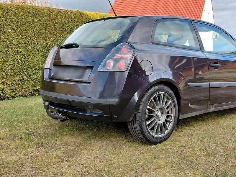Gebraucht Fiat Stilo 103 PS (75 kW) 2003 Violet Kleinwagen