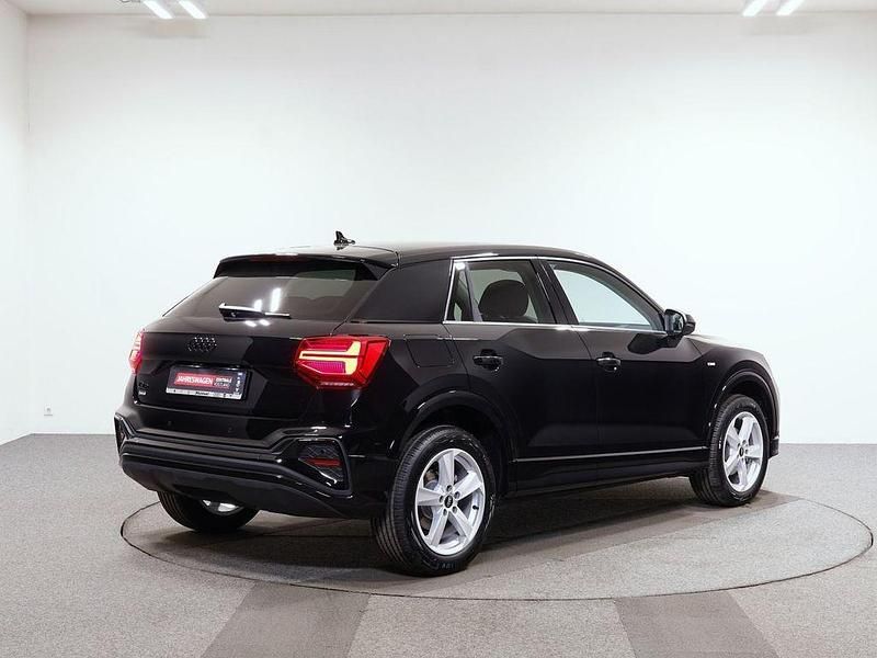 Gebraucht Audi Q2 S-Line 150 PS (110 kW) 2024 Mythosschwarz metallic SUV
