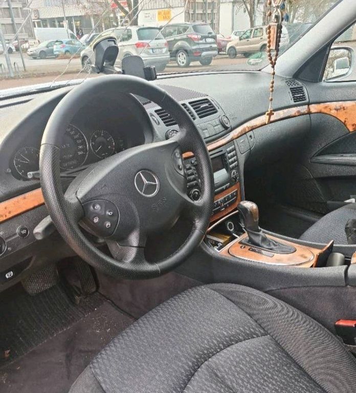 Gebraucht Mercedes E280 Elegance 190 PS (139 kW) 2005 Silber Kombi