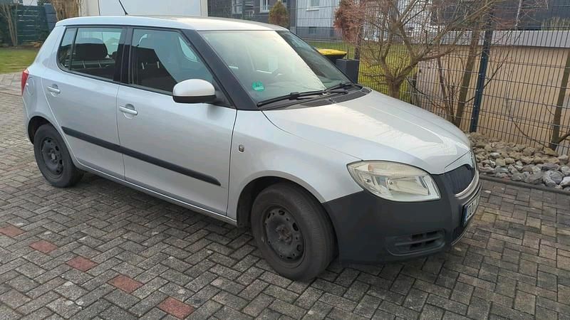 Silber Gebraucht 2007 Skoda Fabia Limousine | 999 € (Superpreis) - Bild 1/4