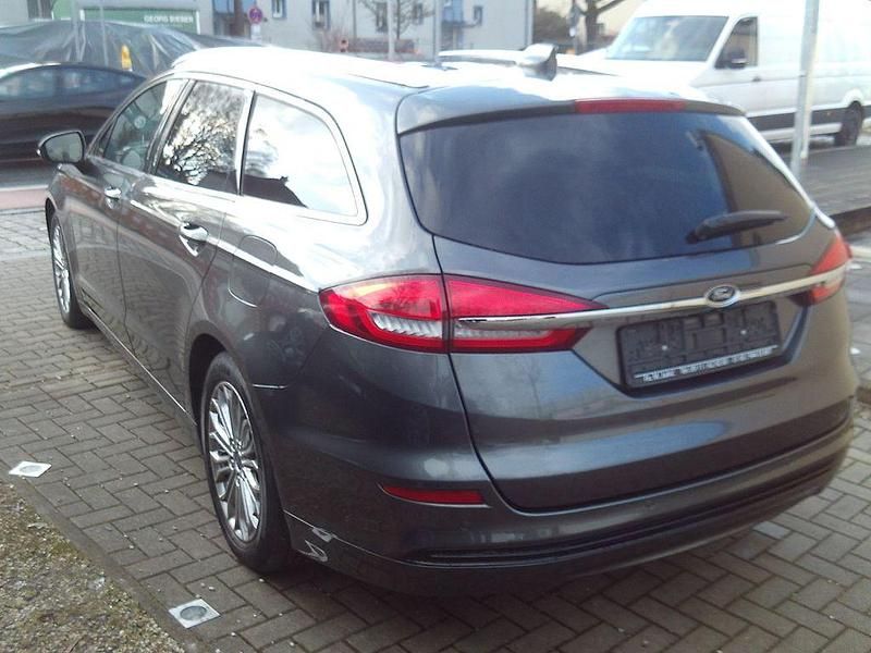 Gebraucht Ford Mondeo 150 PS (110 kW) 2022 Grau Limousine