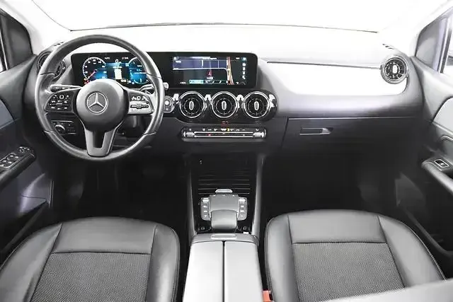 Gebraucht Mercedes B180 136 PS (100 kW) 2020 Weiß Van / Kleinbus