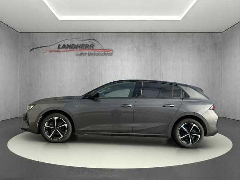 Gebraucht Opel Astra 131 PS (96 kW) 2025 Vulkan grau (metallic) Limousine