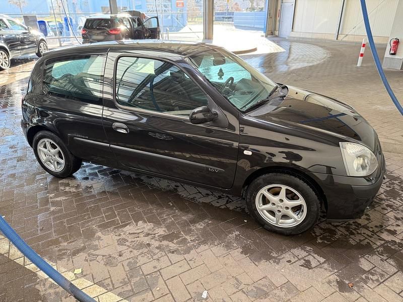Gebraucht Renault Clio II 75 PS (55 kW) 2005 Schwarz Kleinwagen