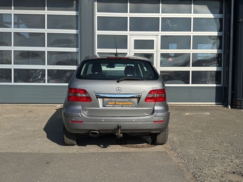 Gebraucht Mercedes B180 109 PS (80 kW) 2005 Grau Van / Kleinbus
