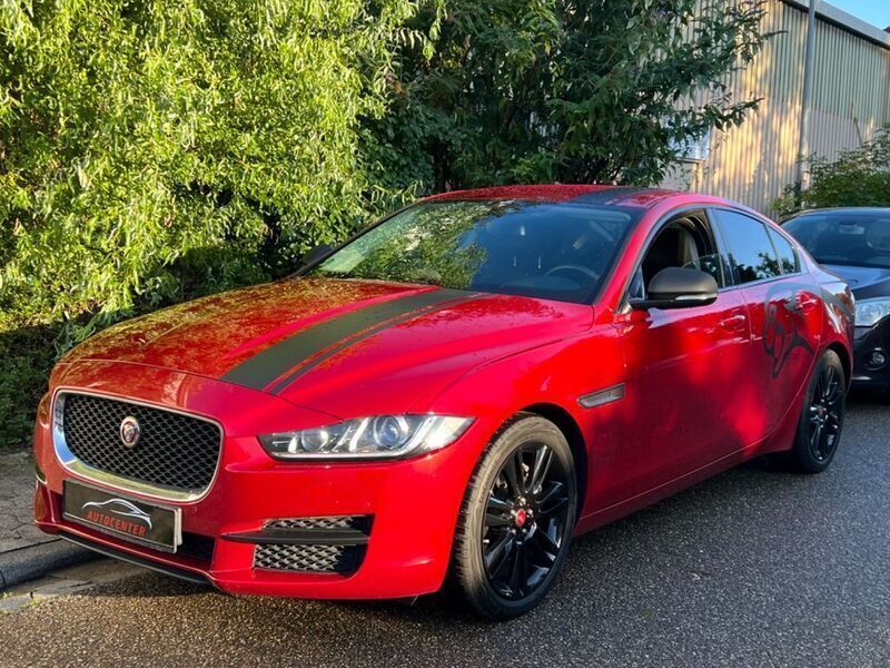 Rot Gebraucht 2015 Jaguar XE Prestige Limousine | 12.900 € (Etwas zu teuer) - Bild 1/4