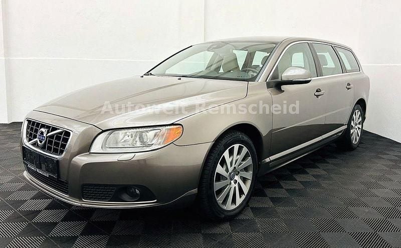 Gebraucht Volvo V70 Momentum 163 PS (119 kW) 2011 Grau Kombi