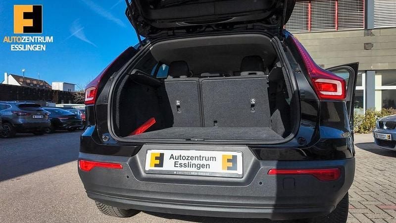 Gebraucht Volvo XC40 Basis 150 PS (110 kW) 2019 Schwarz SUV