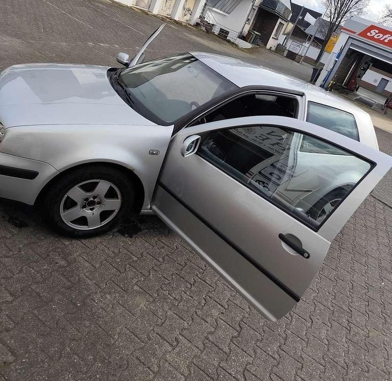 Gebraucht VW Golf IV 110 PS (80 kW) 2002 Silber Limousine