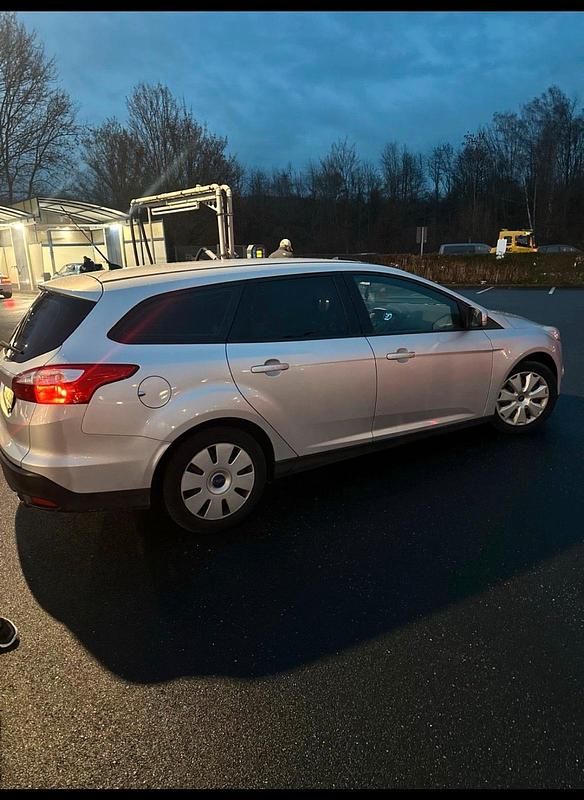 Brugt Ford Focus 130 HK (95 kW) 2012 Sølv Stationcar