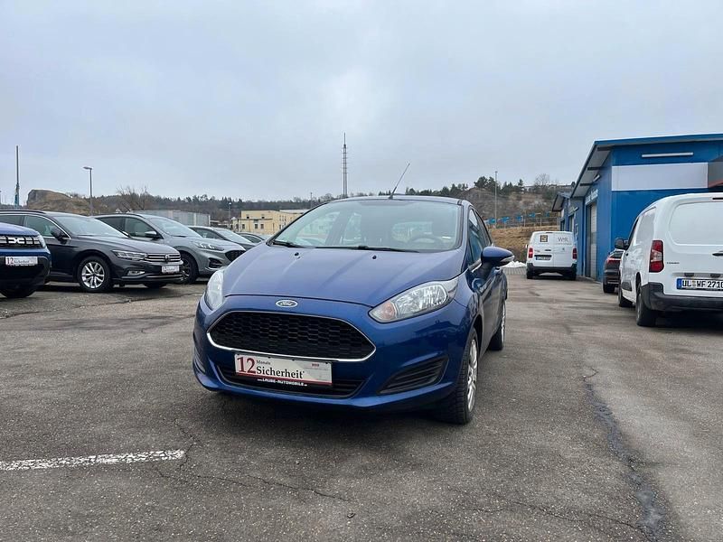 Gebraucht Ford Fiesta Trend 82 PS (60 kW) 2016 Blau Limousine