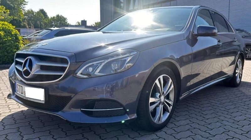 Blau Gebraucht 2013 Mercedes E220 Avantgarde Limousine | 13.150 € (Fairer Preis) - Bild 1/4