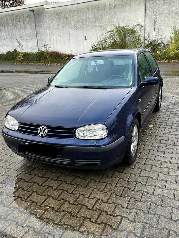Blau Gebraucht 2003 VW Golf IV Kleinwagen | 500 € (Superpreis) - Bild 1/4