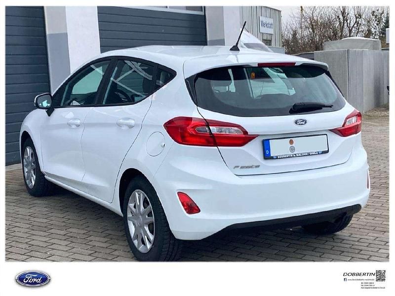 Gebraucht Ford Fiesta Trend 71 PS (52 kW) 2018 Frostweiß Kleinwagen