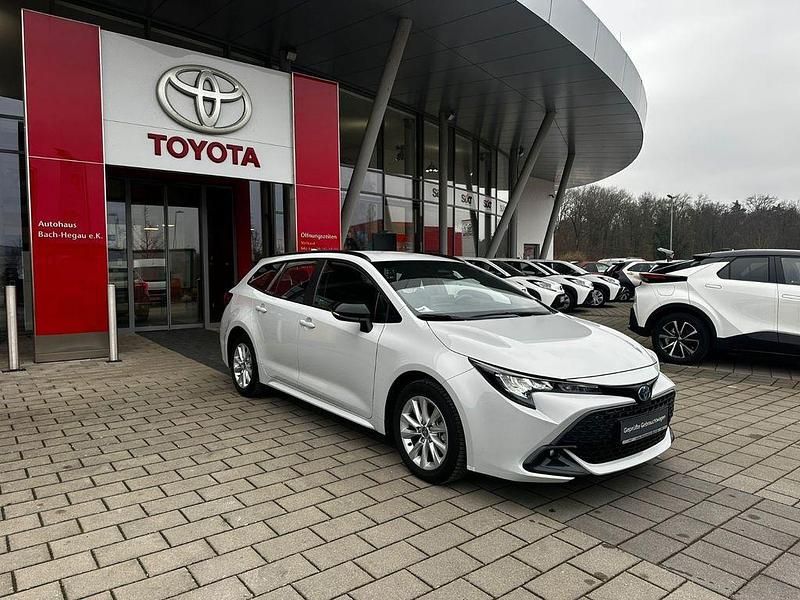 Gebraucht Toyota Corolla Business Edition 140 PS (102 kW) 2025 Grau Kombi