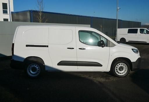 Neu Fiat Doblò 131 PS (96 kW) 2025 Weiß Van / Kleinbus