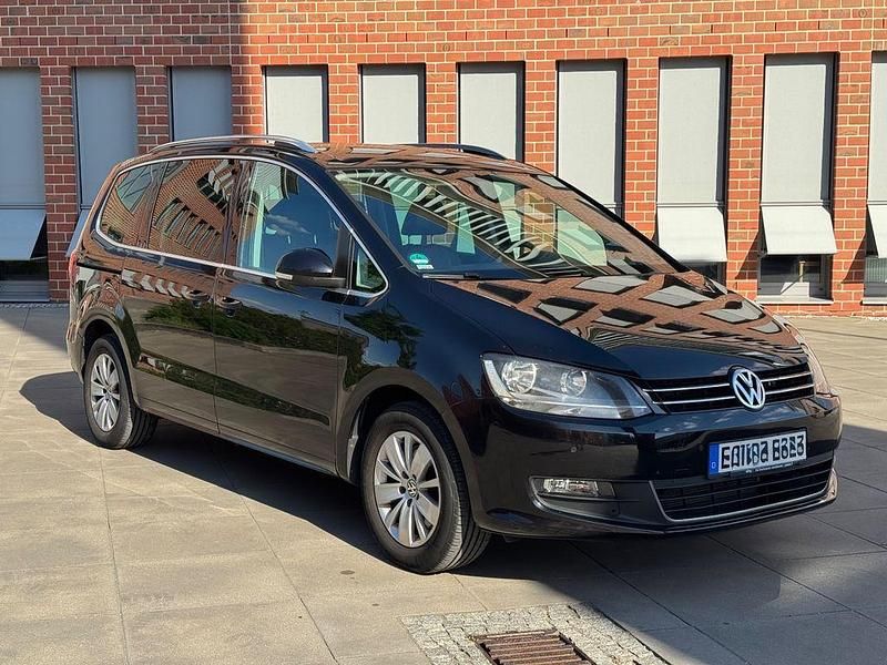 Schwarz Gebraucht 2011 VW Sharan Highline Van / Kleinbus | 7.500 € (Superpreis) - Bild 1/4