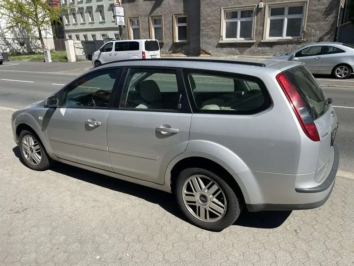 Gebraucht Ford Focus Titanium 116 PS (85 kW) 2005 Silber Kombi