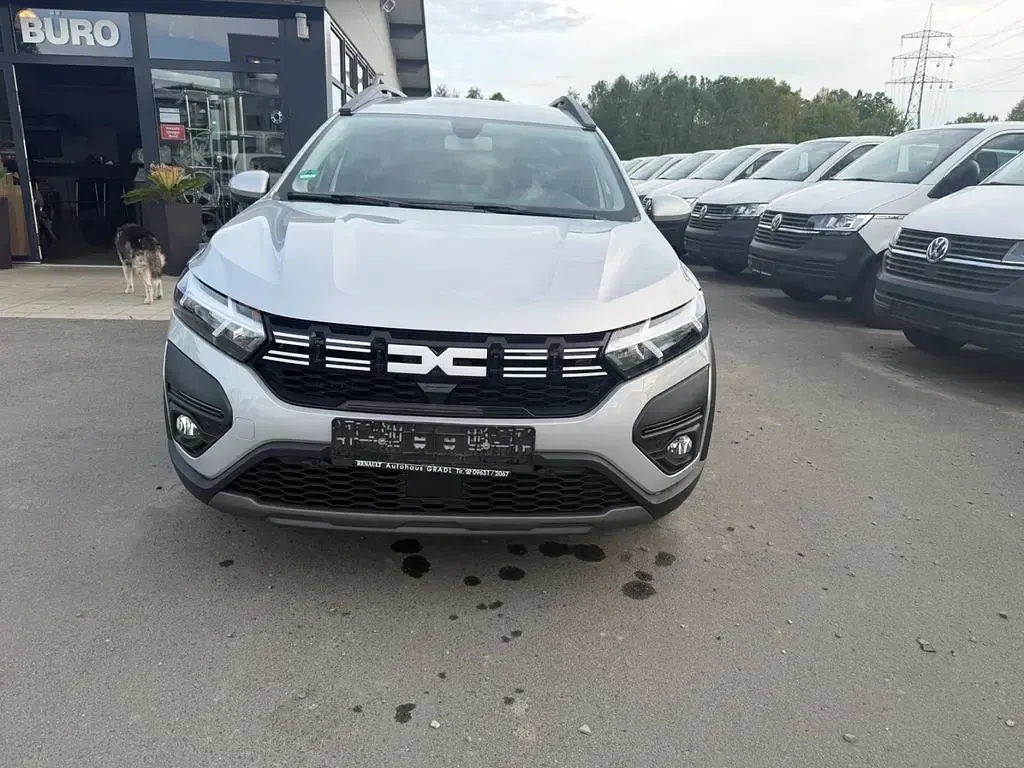 Gebraucht Dacia Jogger Expression 101 PS (74 kW) 2022 Silber Van / Kleinbus