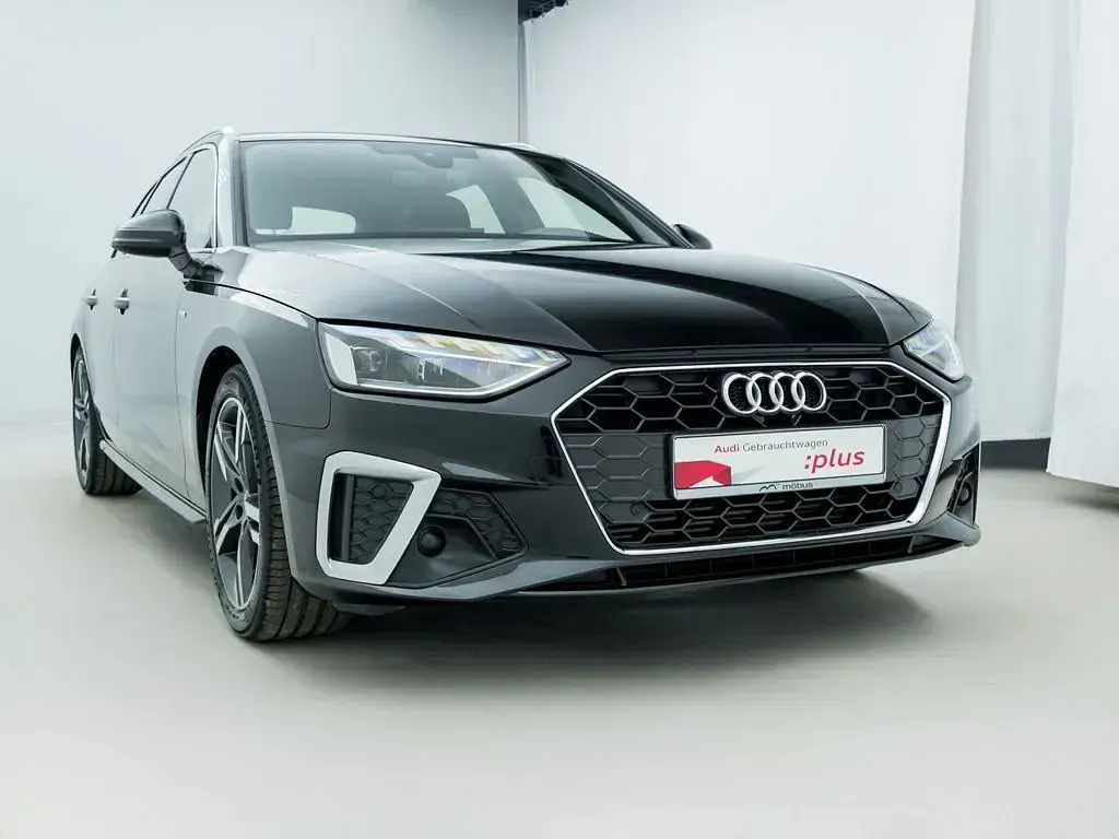 Gebraucht Audi A4 S-Line 150 PS (110 kW) 2022 Mythosschwarz metallic Kombi